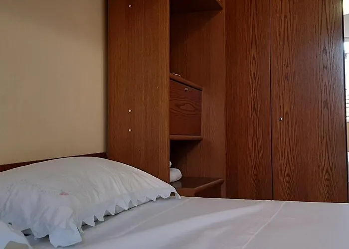 Enki's Konukevi Tiran