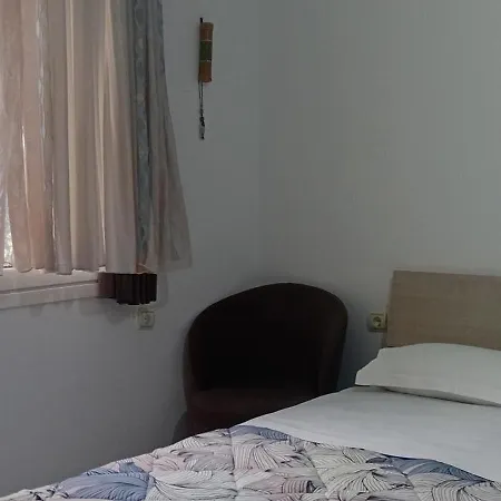 Pensionat Enki's Garden Tirana