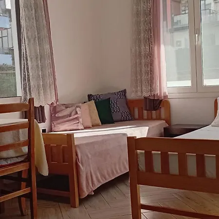 Πανσιόν Enki's Garden 4*