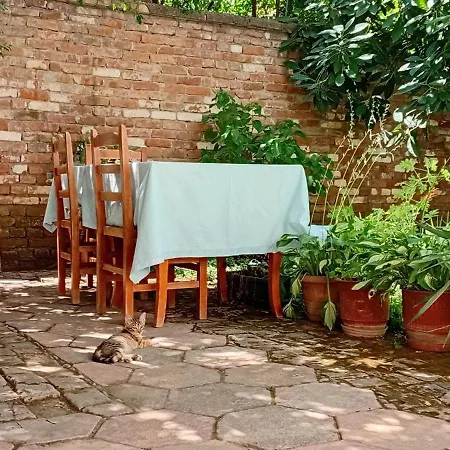 Enki's Garden Πανσιόν