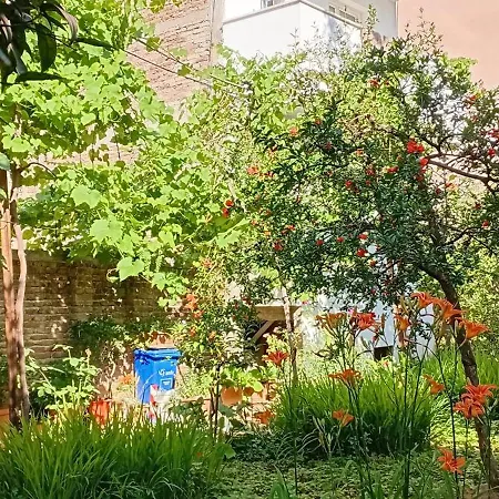 Enki's Garden Πανσιόν