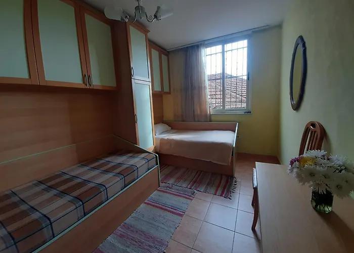 Pensión Enki'S Garden Tirana